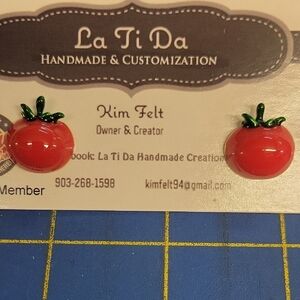 Red Plump Tomato 0.3" Earrings
